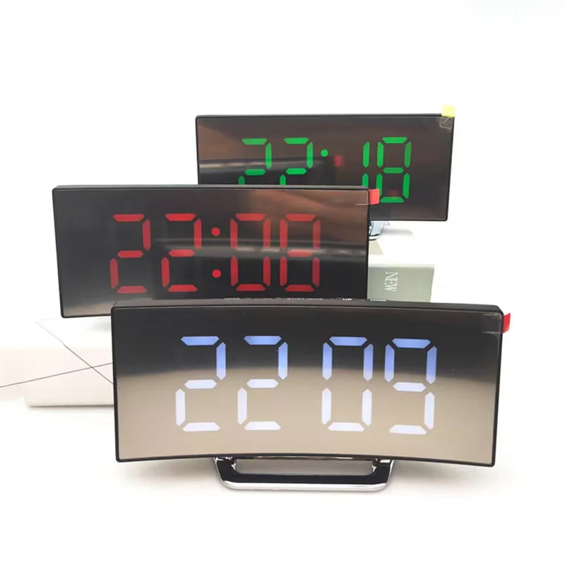 Despertador digital LED com tela curva